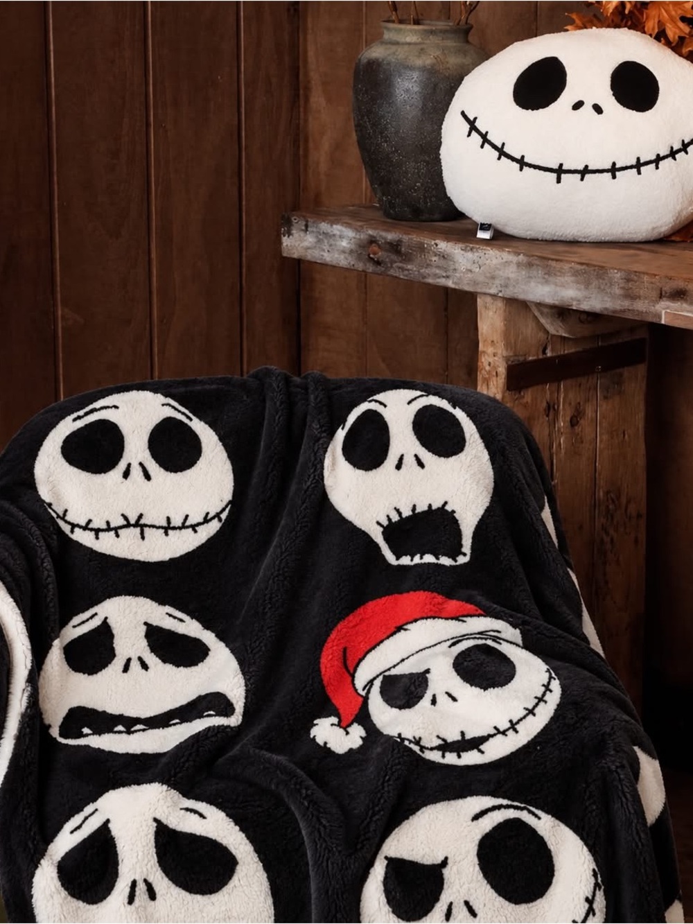 NWT Disney Throws & Blankets 
Jack Skellington - The Nightmare Before Christmas